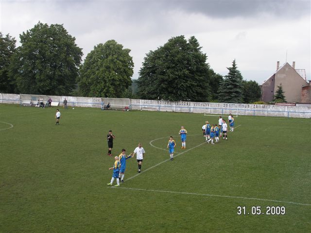 Standartka před domácí brankou.