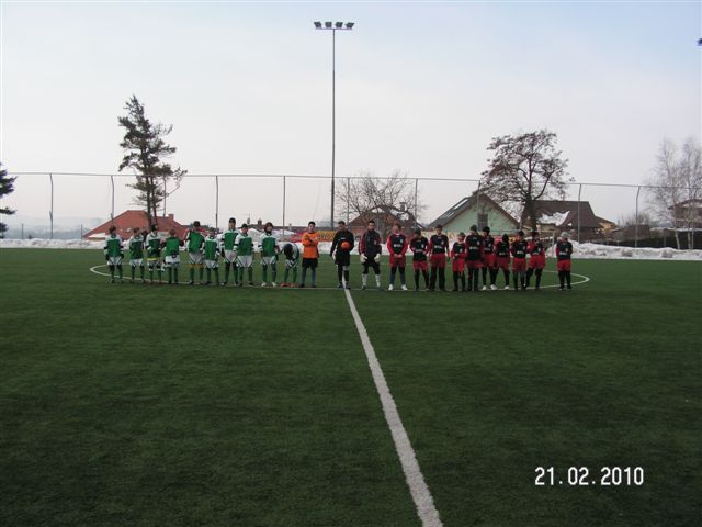 Do zápase nezvykle v zeleném.